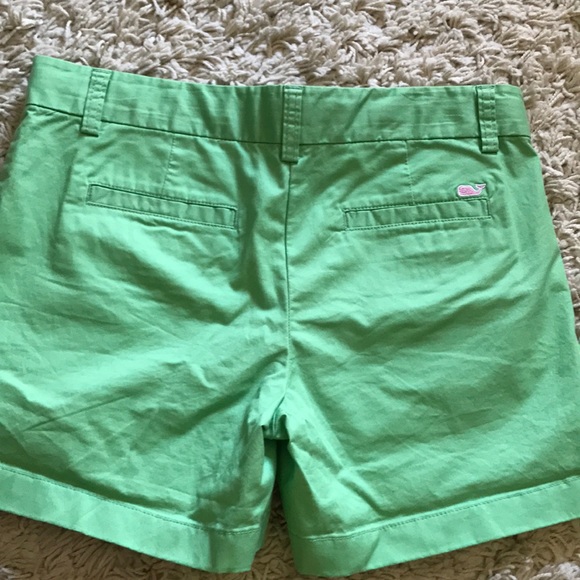 Green women's Vineyard Vines youth shorts - Picture 4 of 4
